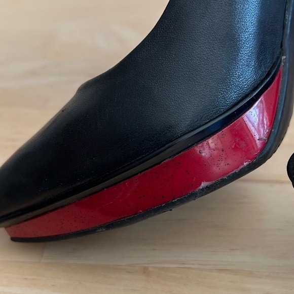 Guess Leather Heels/Size 6 - Picture 2 of 15